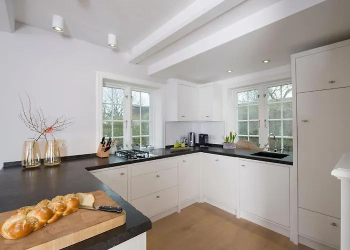 Munkmarscher Chaussee 7 *